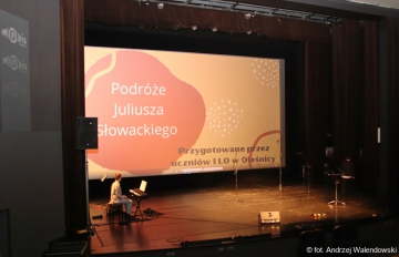 14.12.2022 r.  Spotkanie słuchaczy OUTW z młodzieżą uczniów I LO w Oleśnicy - temat: Podróże Juliusza Słowackiego.
